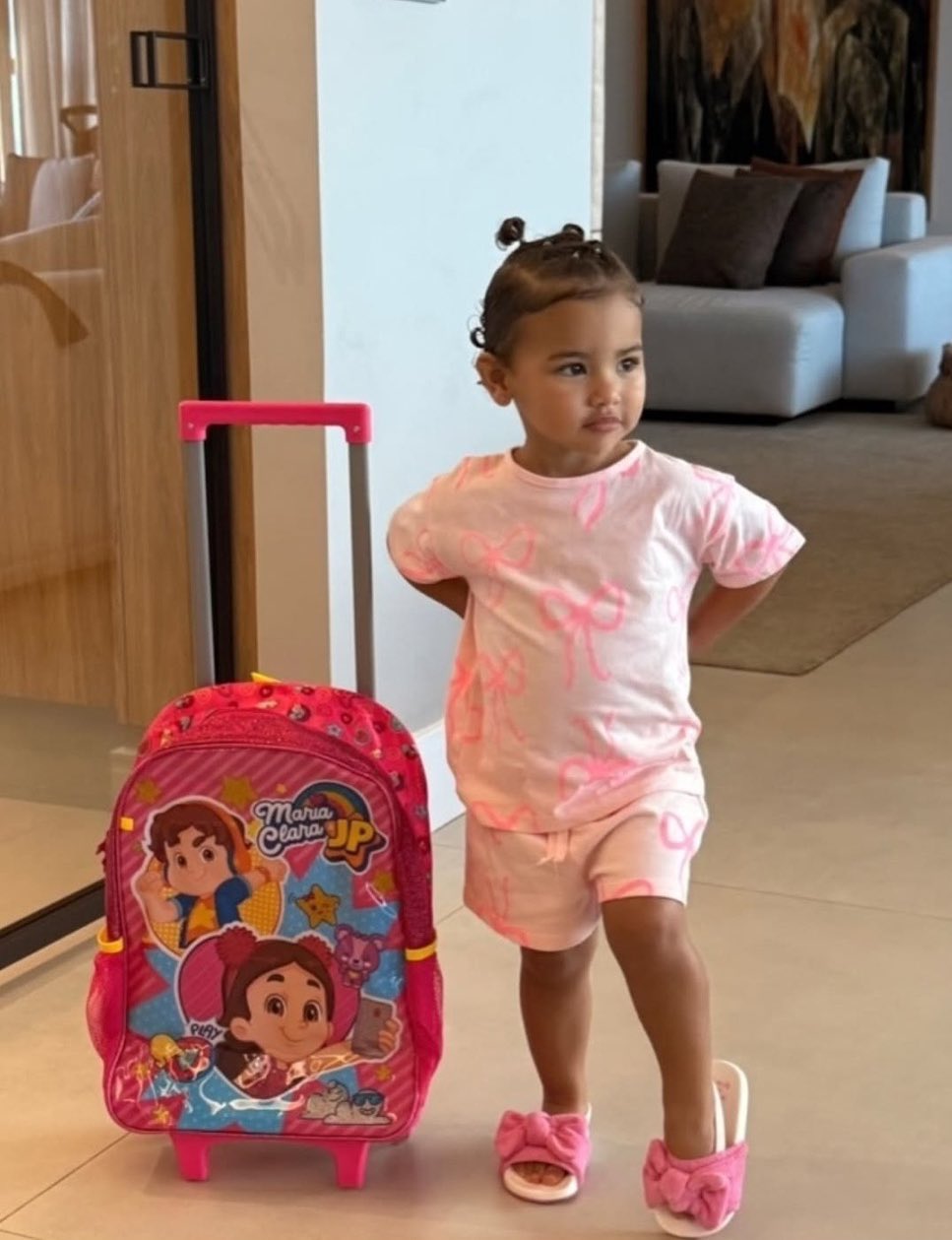 CHOQUEI on X: "🚨VEJA: Mavie, filha de Neymar e Bruna Biancardi, usa uma  mochila avaliada em pouco mais de R$ 100. https://t.co/jKTHyhrmBH" / X