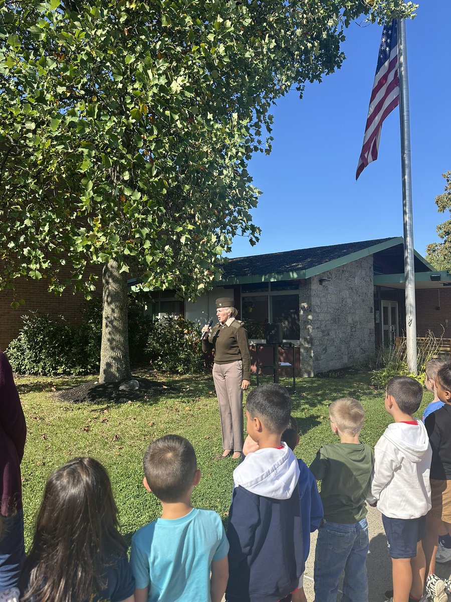 MsAmodeoAP's tweet image. So blessed @ MES 🧡🖤🤍Thank you to all who have served and are serving to protect us. @GoMESDukes  #GODUKES