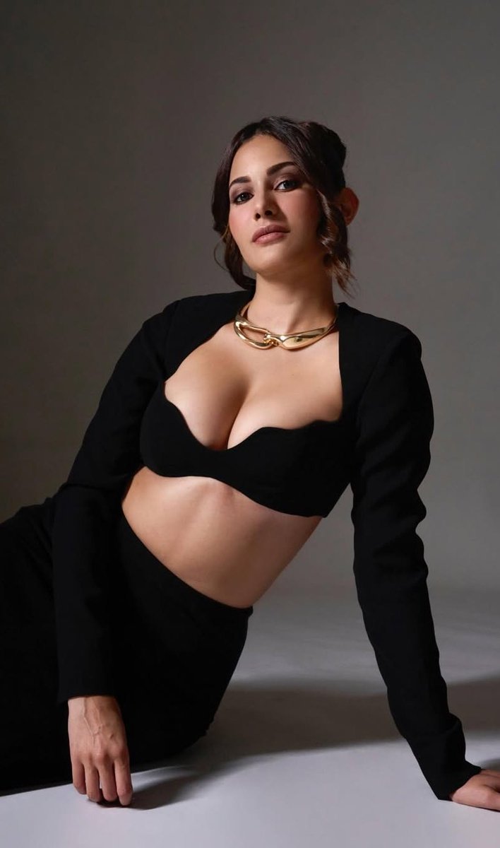 G0m7PFcW4AAcx5G?format=jpg&name=medium