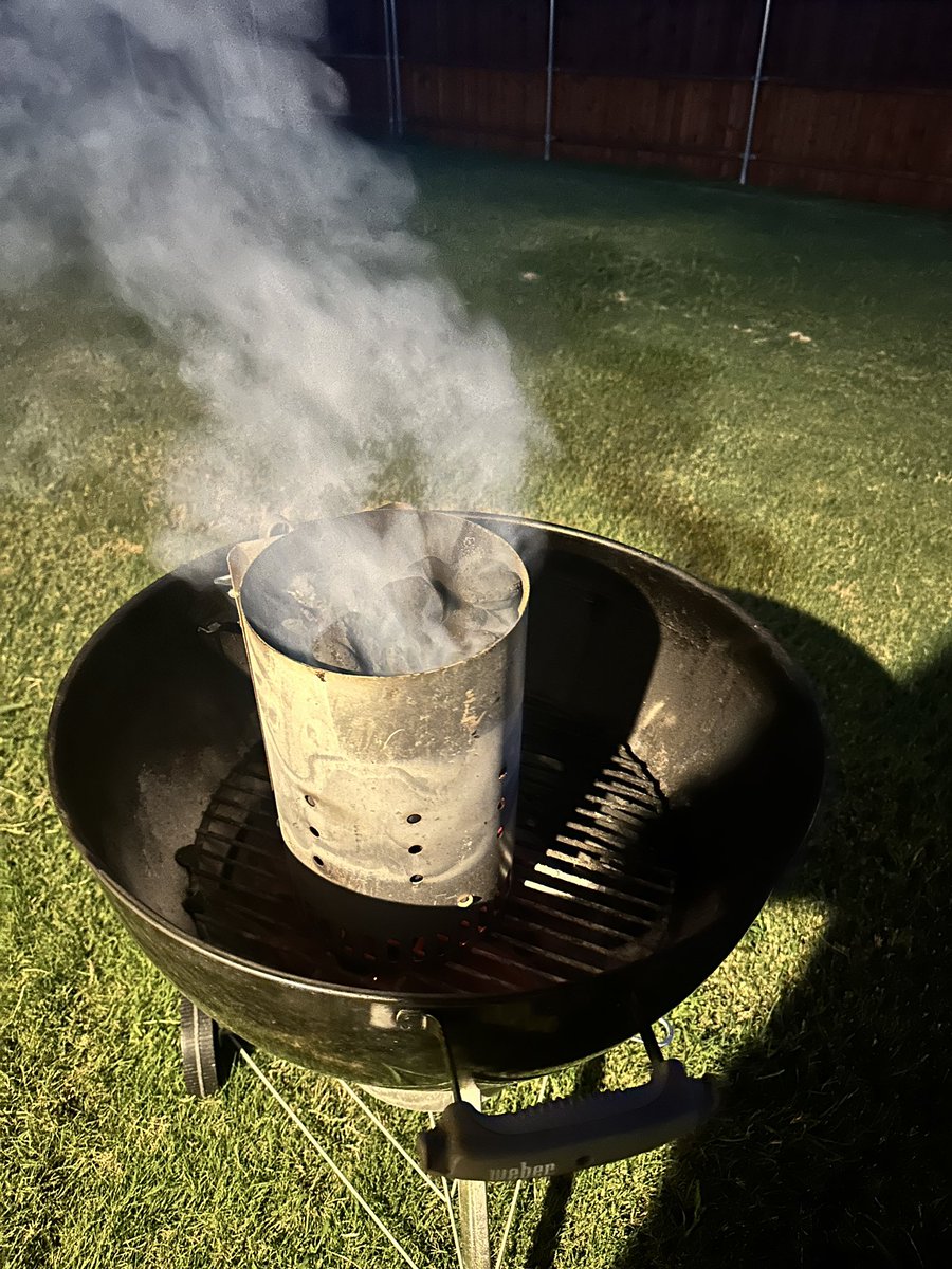 EZizzie's tweet photo. bout to throw some meat on the grill https://t.co/L59fuTxRGl