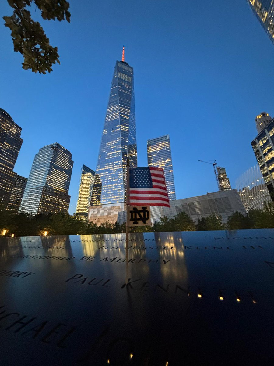 A great shot for the 9.11 memory by <a href="/AuclairCapital/">DobermanCapital</a>