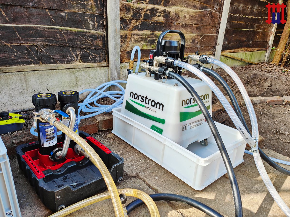 GeekPowerflush's tweet image. Say goodbye to cold spots and hello to efficient heating!

At Power-Flush Geek, our expert power-flushing service clears out sludge and restores your system’s performance. Ready for a warmer, smoother home?

Book your flush today!

Visit Website: powerflush-geek.co.uk