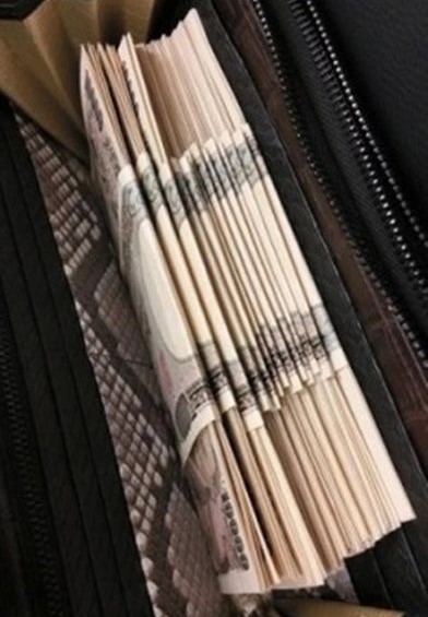 Lucha_kansya's tweet image. 即リツイートで、                    

何もしていないのに                         

奇跡的に                         

100万円以上を得る祈願