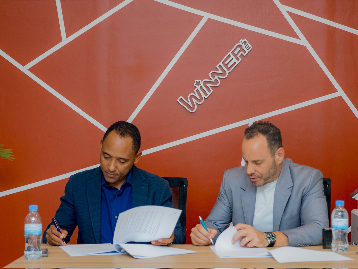 VisionfcR's tweet image. Nibyagaciro kuba dufite @winner nk'umuteranga mukuru kandi intego n'ukugaruka muri Rwanda Premier League.

#winnerVision