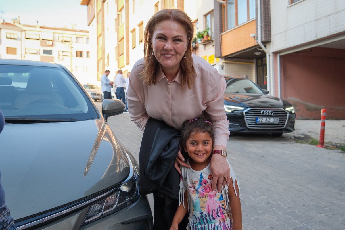 📍 Medrese Ali Bey Mahallesi Muhtarlığı

Medrese Ali Bey Mahallesi Muhtarımız Sn. Nesrin Günay’a, Merkez İlçe Başkanımız Sn. Engin Makak ve Belediye Meclis Üyelerimiz ile birlikte ziyarette bulunduk.

Kıymetli muhtarlarımızla el ele vererek vatandaşlarımızın ihtiyaçlarına en