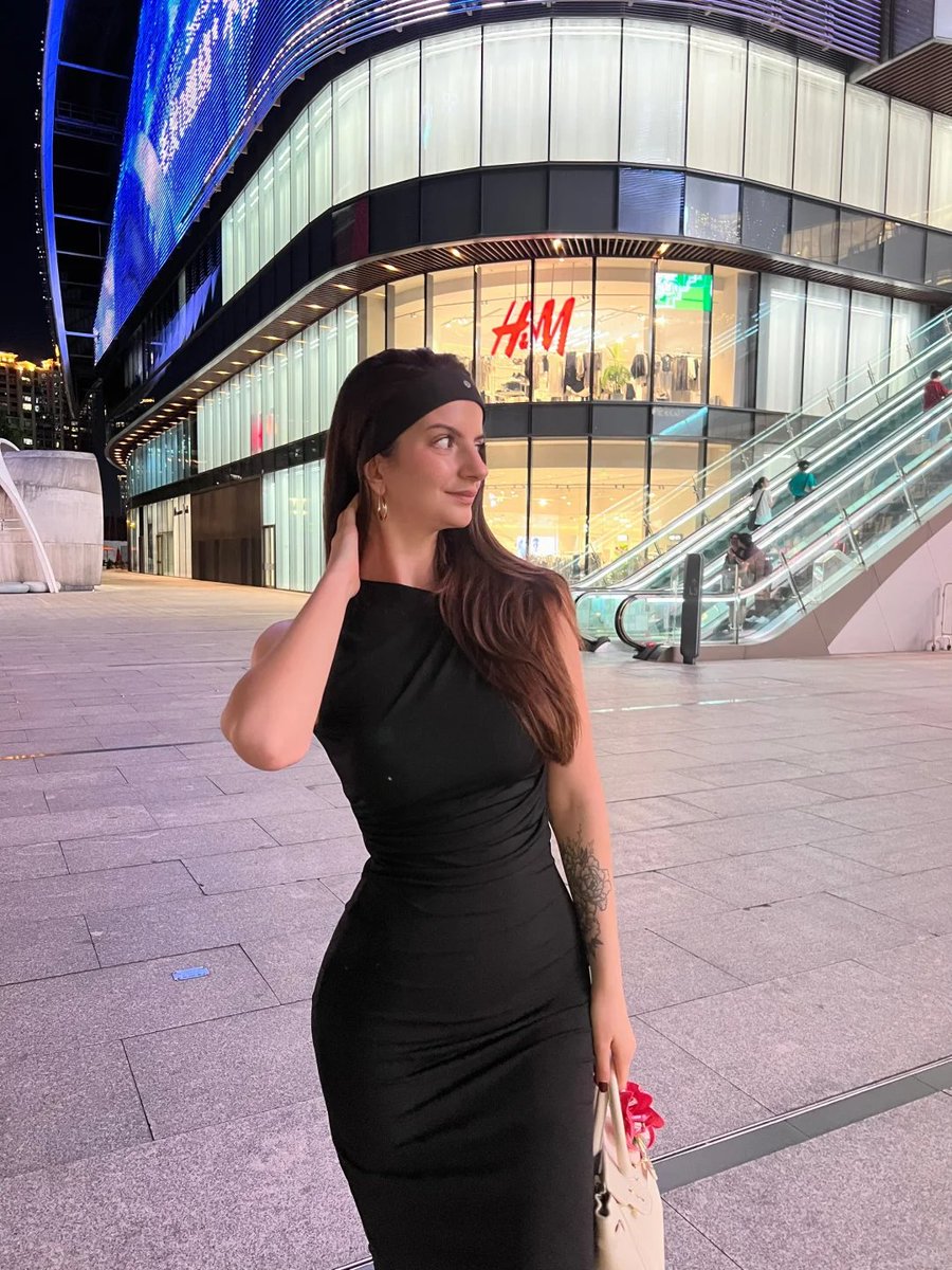 NicolasEckhardt's tweet photo. Even the bright lights of the city at night cannot compare to my brilliance at this moment#night https://t.co/0bXSJ3UNEg