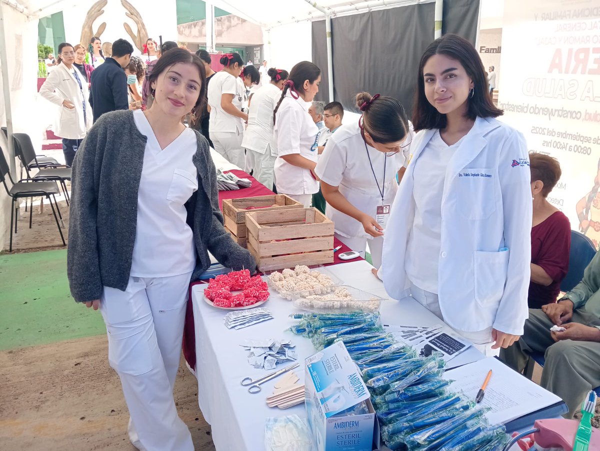 IsssteDurango's tweet image. 🎉 ¡Inició la Feria de la Salud en la Clínica de Medicina Familiar del #ISSSTEDurango!
🩺 Signos vitales
🦷 Revisión dental
🥗 Nutrición personalizada
💉 Vacunación (PROVAC)
🫀 Donación de órganos
🎗️ Info sobre cáncer de mama y mastografías
👏¡Gracias a todos por hacerlo posible!