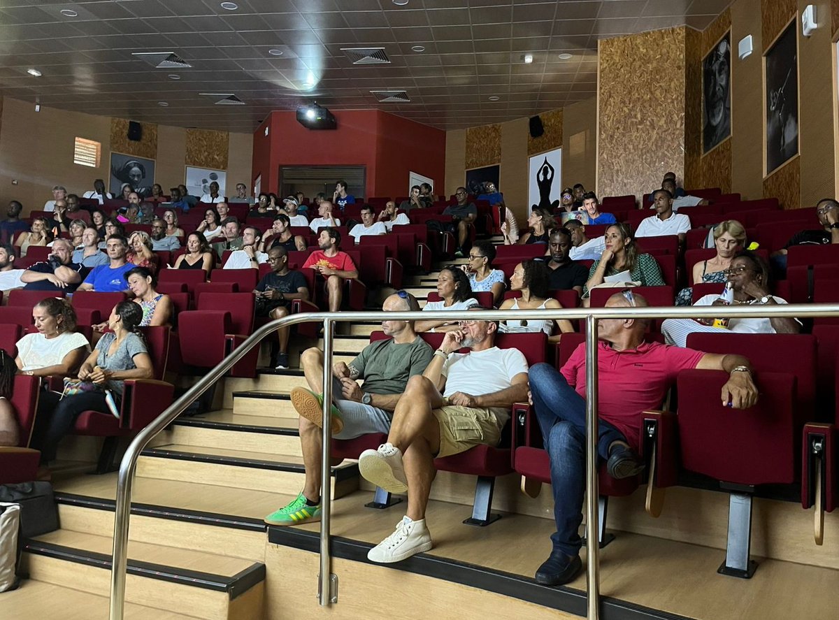 C'est la rentrée du #sportscolaire <a href="/unss/">UNSS_National</a> <a href="/acmartinique/">Académie de Martinique</a>. Rencontre studieuse et conviviale à pour les professeurs d'EPS animateurs des Associations Sportives des collèges et lycées. Prochain rendez-vous #JNSS labellisée #fetedusport <a href="/CTOS_Martinique/">CTOS MARTINIQUE</a>