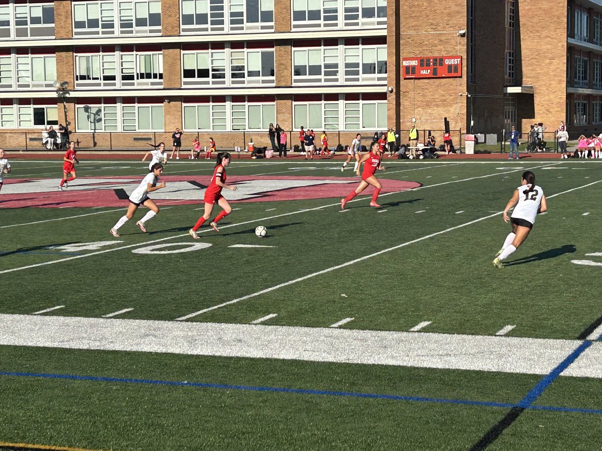 Girl’s Varsity Soccer off to a good start this season! ⚽️🥅#MineolaProud