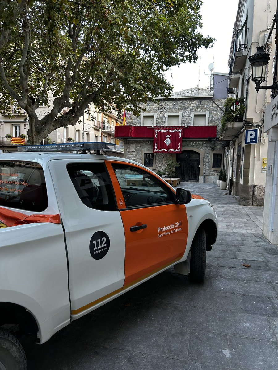 Avui, dispositiu tradicional amb motiu del Triatló. Diada nacional, amb compromisos de sempre. Dispositiu de reforç amb <a href="/policiasvc/">Policia SVCastellet</a> . <a href="/SVCastellet/">SVCastellet</a>