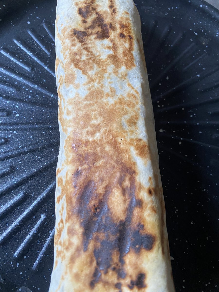 Different slides of o it  delicious Signature Wrap 🌯
Are you:
Team Bell Peppers + Veggies (Extra Creamy)
Team Chicken + Veggies (Less Creamy)
Team Sausage Lovers
Anyone you Dey we Gat you

NGN4800(chicken, beef and suya)
With sausage 5200
📍Jos

Kindly repost💕