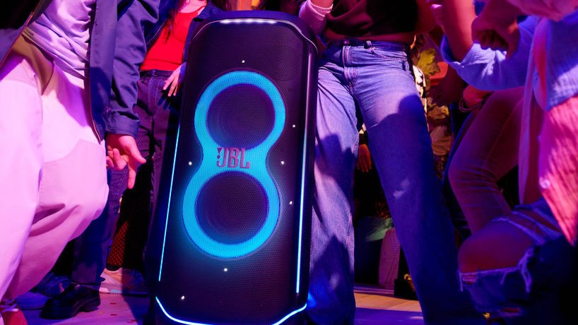 upartyuk's tweet photo. JBL PartyBox 520 Hire in York Ultimate Party Beast!

JBL 520 400W of crystal-clear sound, AI Sound Boost, and a dazzling light show syncs to your beats. 15hr battery, wheels for easy moves

Other JBL models available. Book now: https://t.co/QIG4iJWWnR

#YorkAVHire #JBLPartyBox https://t.co/KJu22slugu