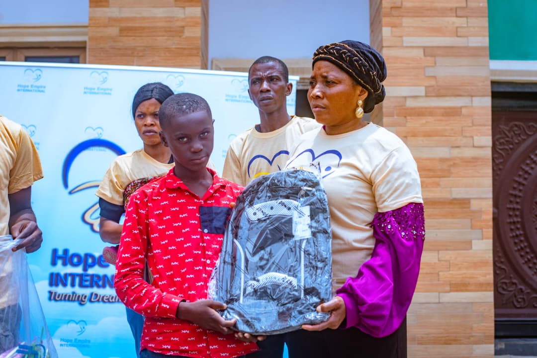 HopeEmpireInt's tweet photo. All smiles and contagious joy as students received free backpacks from Hope Empire Int'l. 😊❤️

IG @hopeempireint https://t.co/8tIFmzy7e3