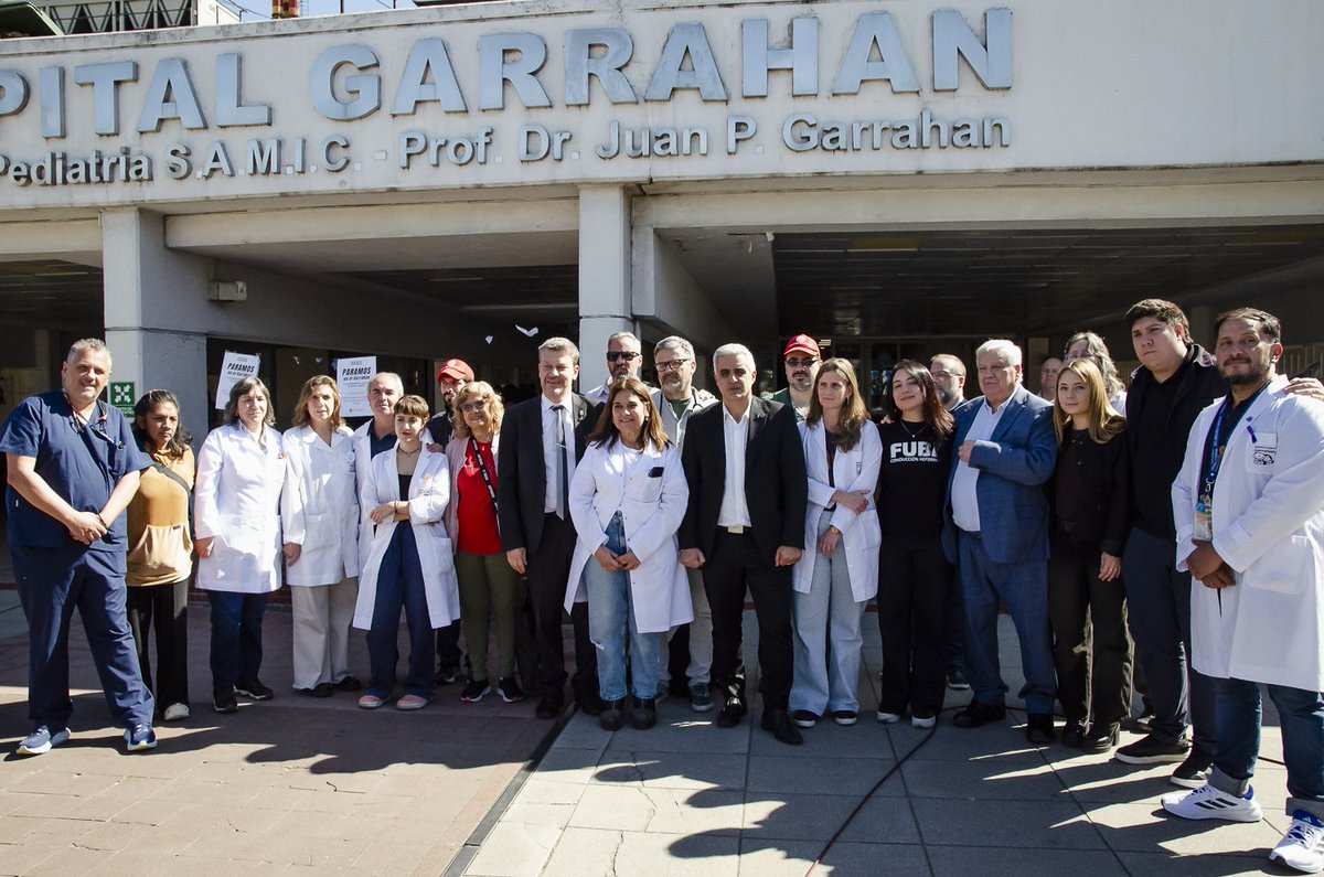 𝙐𝙣𝙞𝙫𝙚𝙧𝙨𝙞𝙙𝙖𝙙 🤝 𝙂𝙖𝙧𝙧𝙖𝙝𝙖𝙣

Cuidemos lo que funciona. ¿A quien se le ocurre destruir la salud y la educación? ¿Cuál es el futuro de un país que no invierte en un hospital pediátrico y en su sistema universitario? 

Ante esto una sola respuesta, 𝙅𝙪𝙣𝙩𝙤𝙨