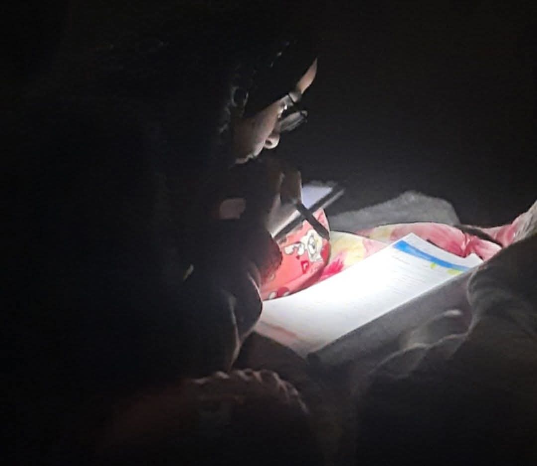 In war-torn Gaza, my sister studies pharmacy by the dim light of a phone.
Despite the darkness and destruction, she refuses to give up on her dream of becoming a pharmacist.

🌍 Your support — even a share — can bring her hope:gofundme.com/f/uybgpj-urgen…