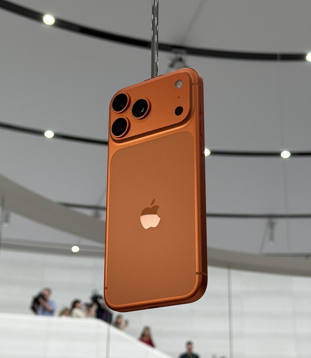 I will be giving out my iPhone 16 promax to the comment that get zero likes 👍 in the next 5 days once I get my iPhone 17 promax