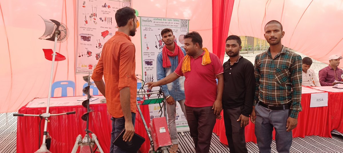 stepupify's tweet photo. स्टेपअपिफाई @Stepupify के बैटरी चलित कृषि यंत्रों का बहराइच, उत्तर प्रदेश में किसानों के बीच जीवंत प्रत्यक्षण |

स्थान: हरियाली रिसोर्ट, लखनऊ रोड, बहराइच 

Credit: Trust Community Livelihood (TCL)  &amp; Uddyami Mahila FPC 

@ajitkrbgp 

#stepupify #sustainableagriculture https://t.co/IqeuYR0ctl