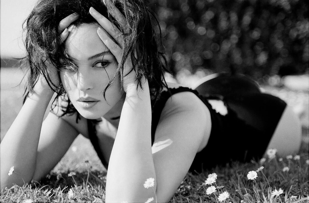 aMonicaBellucci's tweet photo. Elle, 2003 🖤 🤍 
📸 https://t.co/8uafnr3bYJ https://t.co/7ALcDEboyh