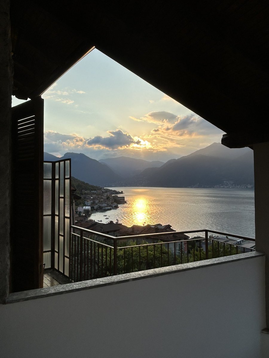Final Como sunset for now… (and yes <a href="/Dazinblack31/">Daz Smith</a> I know what I can see from the top of that big hill in the distance!!)