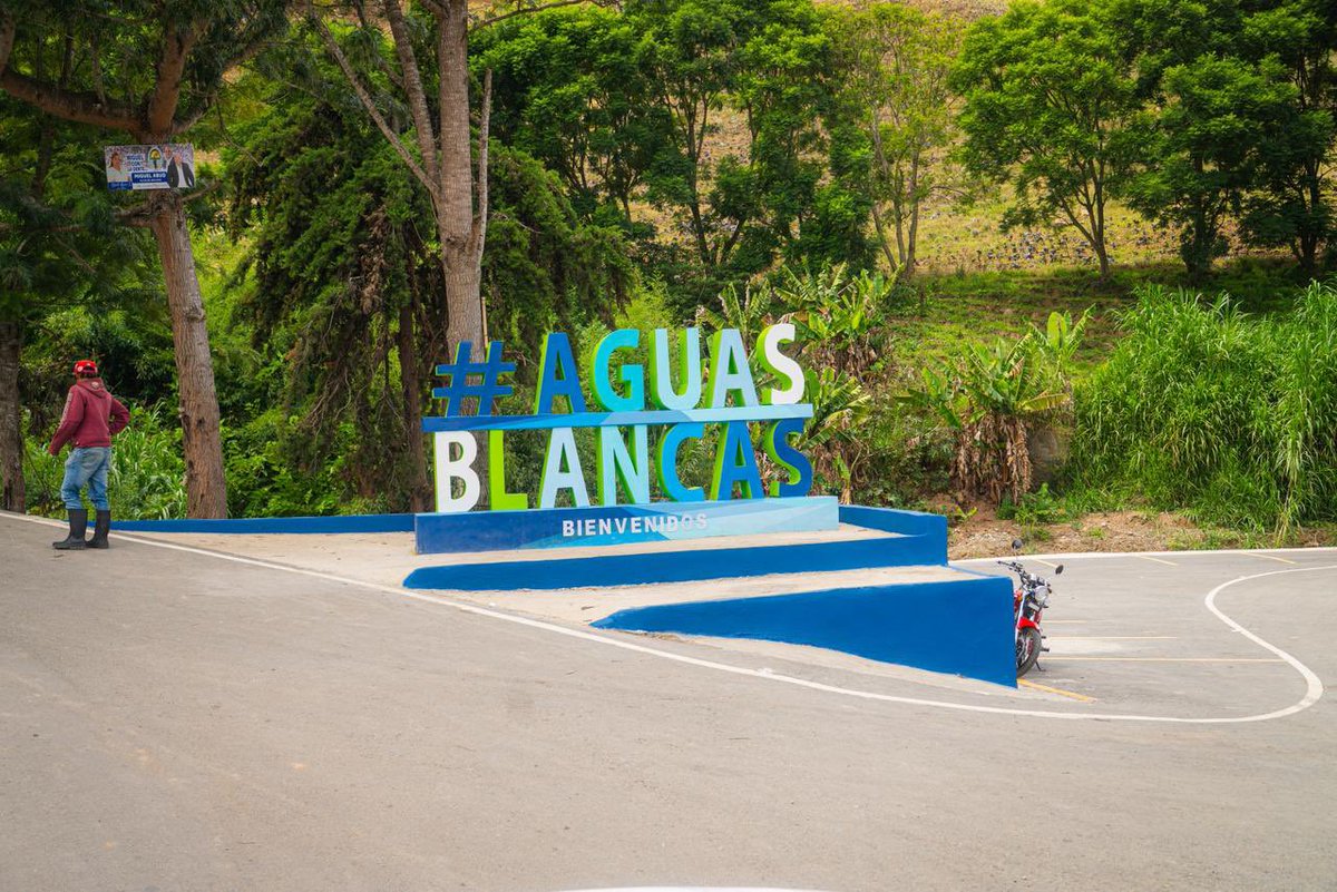DavidColladoM's tweet photo. Hoy en Constanza verificamos, previo a su entrega, la carretera de 11.9 km que da acceso al Salto de Aguas Blancas, el salto más alto del Caribe. 
Una obra de @TurismoRD que abre el camino al turismo de naturaleza. https://t.co/MUvqzkfHw2