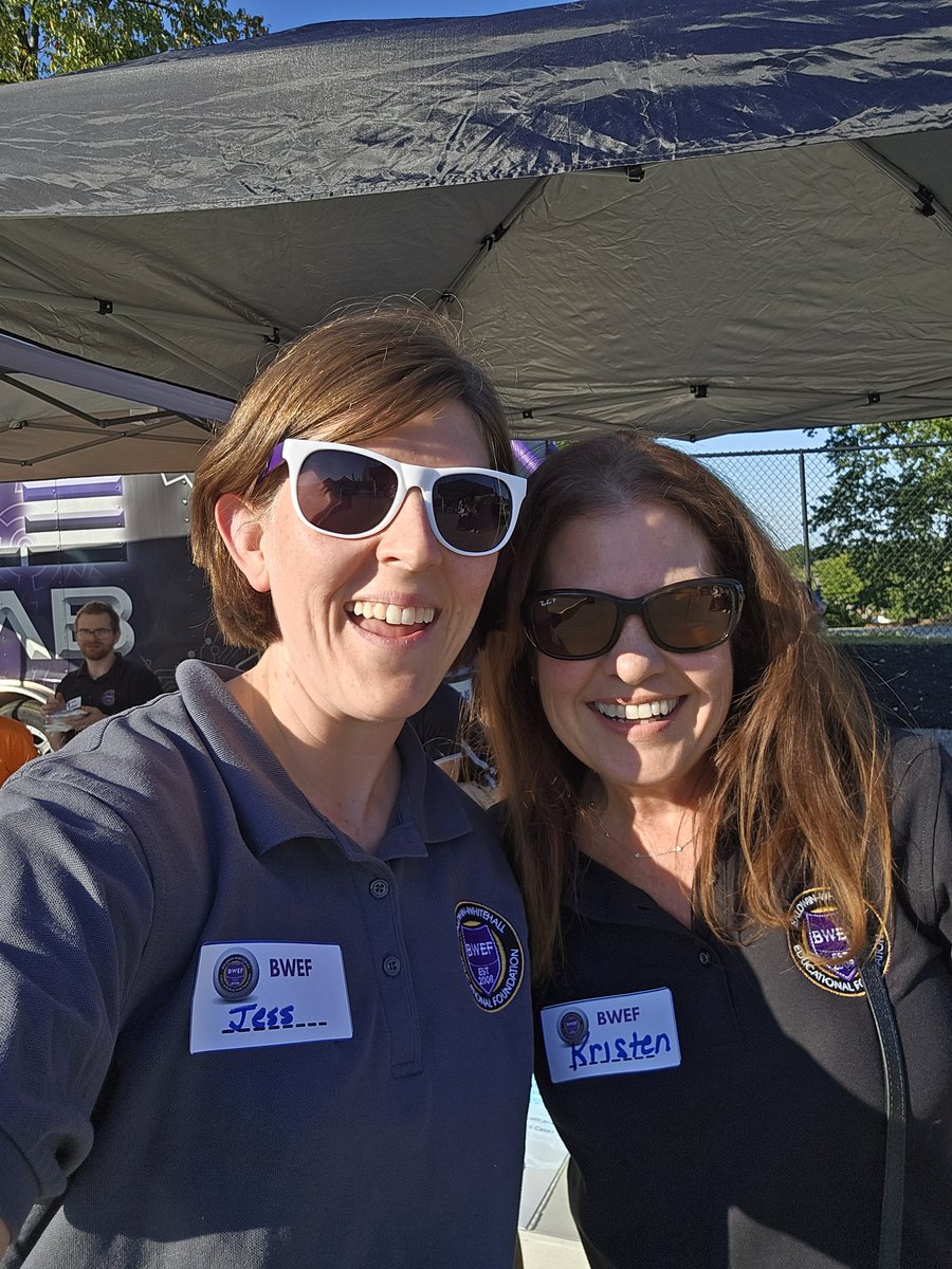 SeidlSTEAMspace's tweet image. Beautiful night for the @BWEF_Cares mini golf outing at Cool Springs! Stop by the Fab Lab to make a cool Scottie Keychain and a custom pencil case!