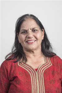 southall against fly tipping (@cleansouthall) on Twitter photo In Dormer's Wells ward we have Father and daughter Cllrs Ranjit Dheer and Kanwal Kaur Bains. Family political dynasties aren't good for local democracy. In the same ward, Cllr Midha struggles to communicate effectively in English. This isn't acceptable in 2025.  #Southall In Dormer's Wells ward we have Father and daughter Cllrs Ranjit Dheer and Kanwal Kaur Bains. Family political dynasties aren't good for local democracy. In the same ward, Cllr Midha struggles to communicate effectively in English. This isn't acceptable in 2025.  #Southall