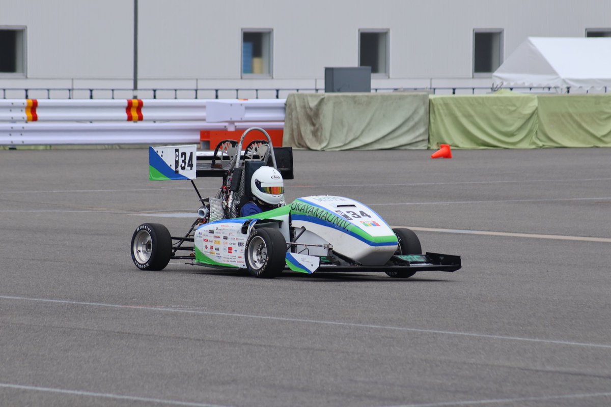 全日本学生フォーミュラ大会 Day5

本日、ICV GROUP B (8:00~)からエンデュランスに出走します！

全種目完走まであと一歩。生憎の天候ではありますが、あとは願うだけです。

#fsae #学生フォーミュラ #岡山大学 #OUFP