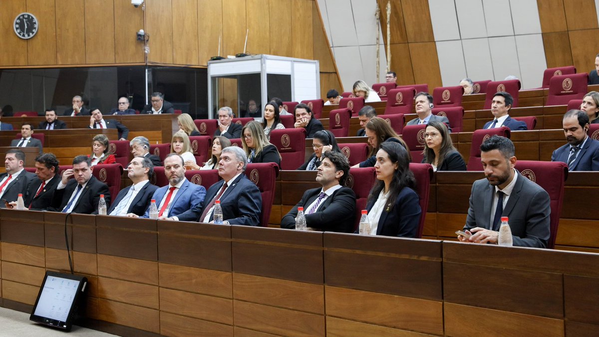 🗣️En el marco de su visita oficial a Paraguay, el presidente de la Organización de Entidades Fiscalizadoras Superiores de Europa (EUROSAI) y contralor general y defensor del Pueblo del Estado de Israel, Matanyahu Englman, brindó en el Congreso Nacional dos conferencias