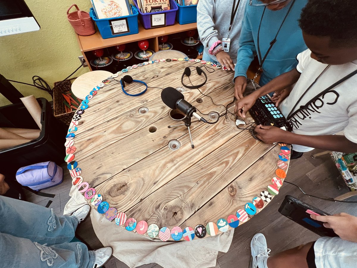 delatorretcs's tweet image. 1st time recording their #podcast. They set up equipment and site! Other Ss working on sound proofing, heritage table art, &amp;amp; class cookbook. Truly love the groans when it’s time to pack up! @Maono_Global is perfect for beginners. @Ausha_EN   - podcast site @pbcsd @PBCSTEM #PBL