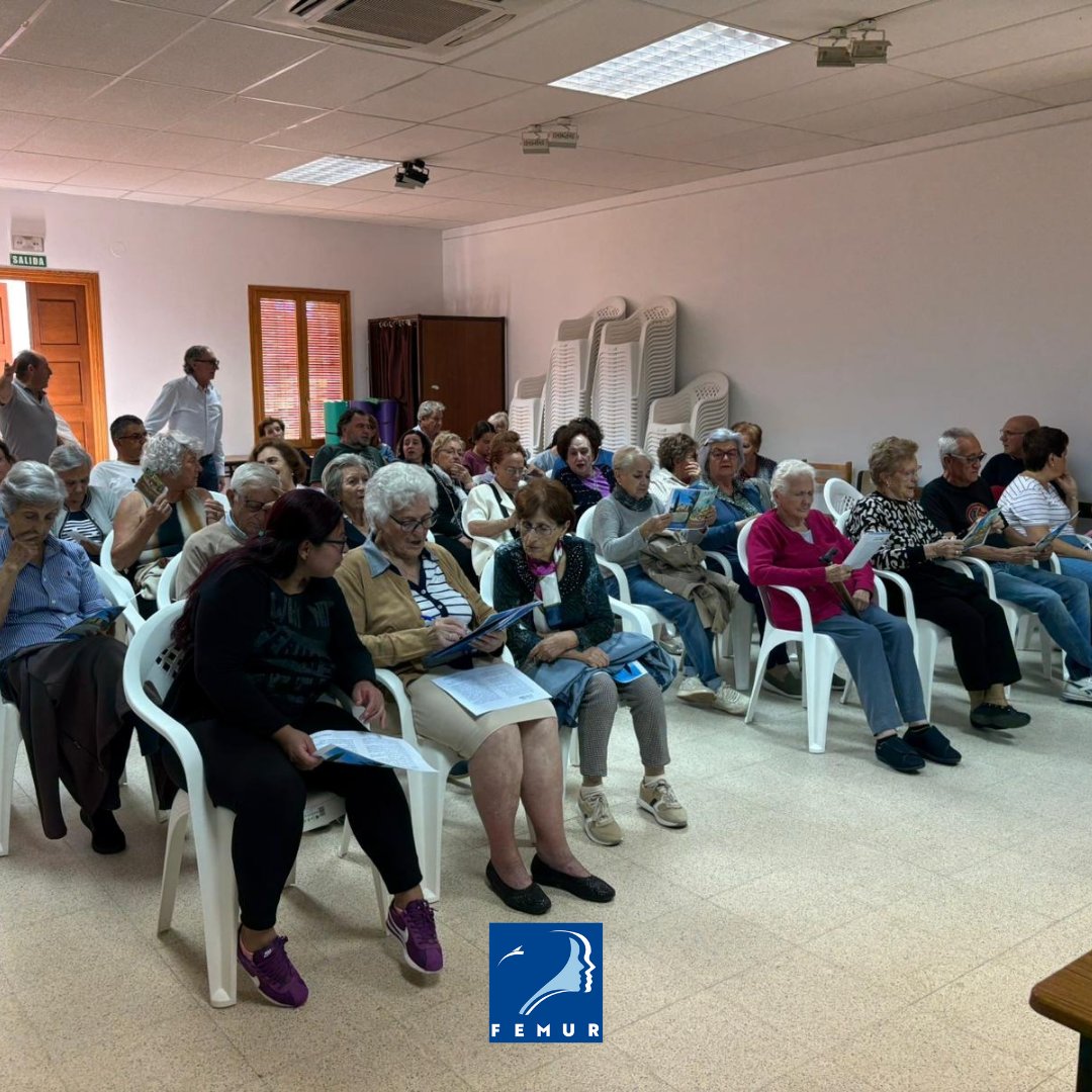 En #Bercial (Segovia)  ya han descubierto la conexión entre nuestro cerebro y nuestro bienestar general.
El psicólogo y profesor Carlos Valiente ha sido el encargado de detallarles esa relación y darles consejos para adoptar hábitos saludables en su vida. 
#FEMUR #mujerrural
