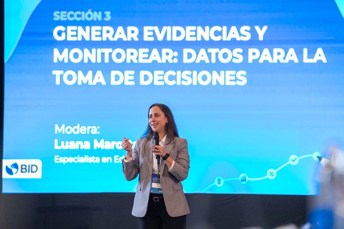 mercedesma3's tweet photo. In LAC, 1 in 2 students at 15 can’t read a basic text. We spend just 4.2% of GDP—one-third of OECD levels.
The question is simple: spend more, or spend better in education? We convened the Regional Policy Dialogue on Smart Spending in Education. 
More here:https://t.co/TruTOjUis2 https://t.co/2zs6UGHqlM