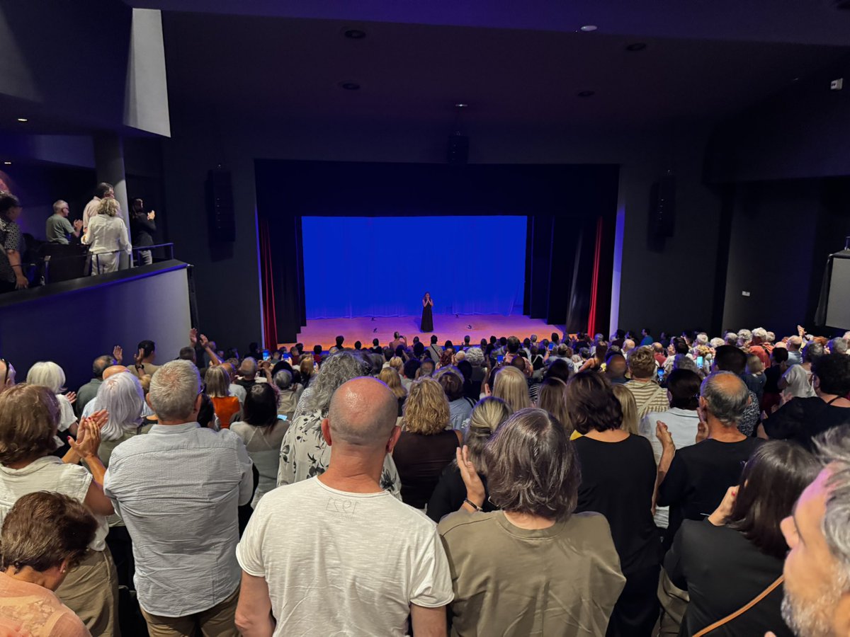 programa_raices's tweet photo. 📅 Este 11 de septiembre vivimos una noche inolvidable en el Teatre Goya.

🎭 Lolita está sublime en Poncia, la obra de Luis Luque que reimagina el universo de Lorca.

💫 Imprescindible

📍 Hasta el 28 de septiembre en Barcelona . https://t.co/P5ZA2KpfXT https://t.co/di5uyndHzg
