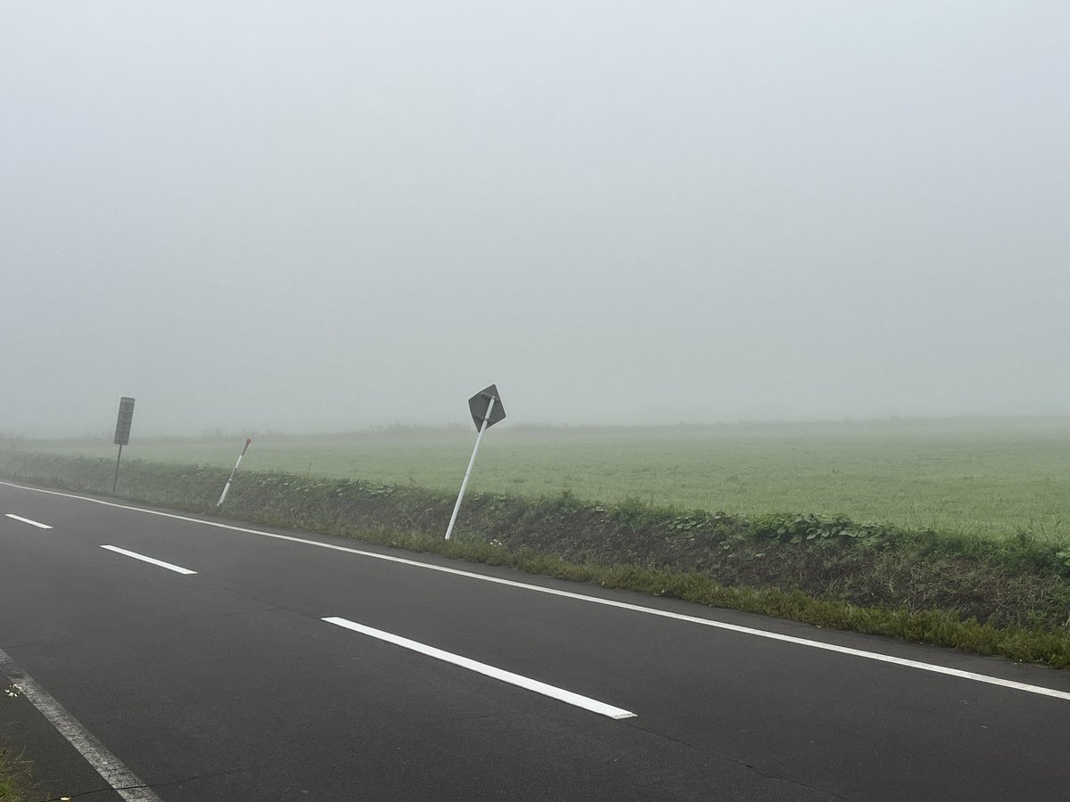 らりくす tweet media