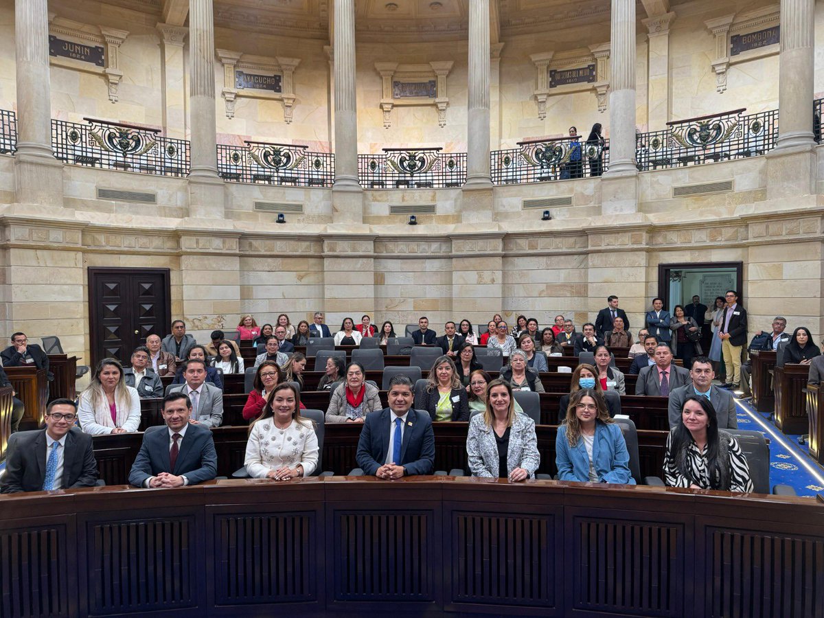📢 El Partido MIRA pide al Gobierno reglamentar de inmediato la #Ley2470 de Micronegocios, que beneficia a +5.3M de pequeños negocios en 🇨🇴.
¡Avanzar en alivios, crédito justo, capacitación y tarifas diferenciales es urgente para tenderos, panaderías y miles de familias! 🍞💇‍♂️🛒