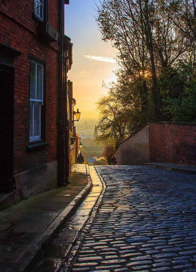 🏫
おはよう、今日も一日楽しんで！
🍎 誇りに思うよ！