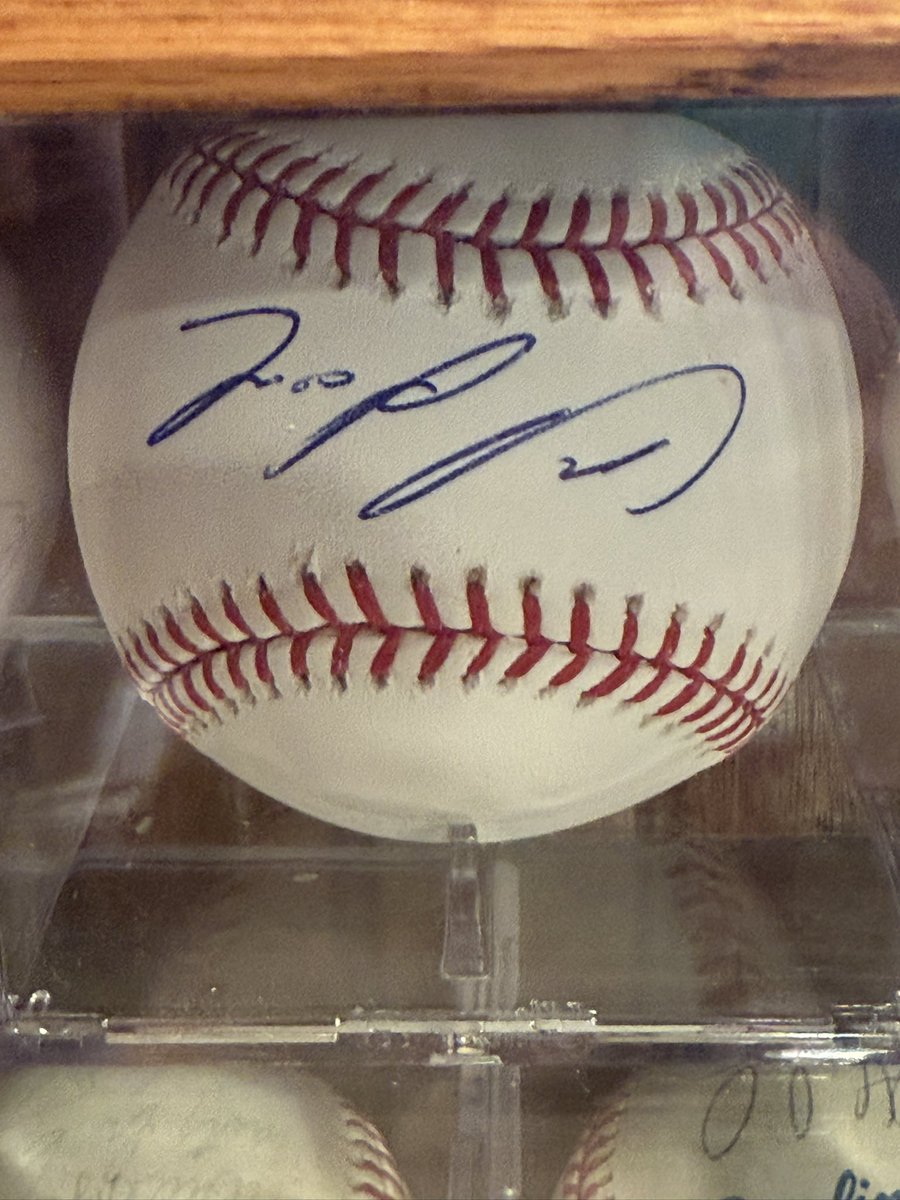 BanzaiBreaks's tweet image. Anyone have any idea whose autograph is on this ball?