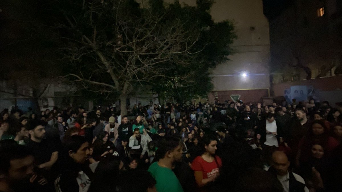 Ahora! Asamblea estudiantil en la Facu de Sociales de la UBA! UNIVERSIDAD Y GARRAHAN NO SE VETAN!