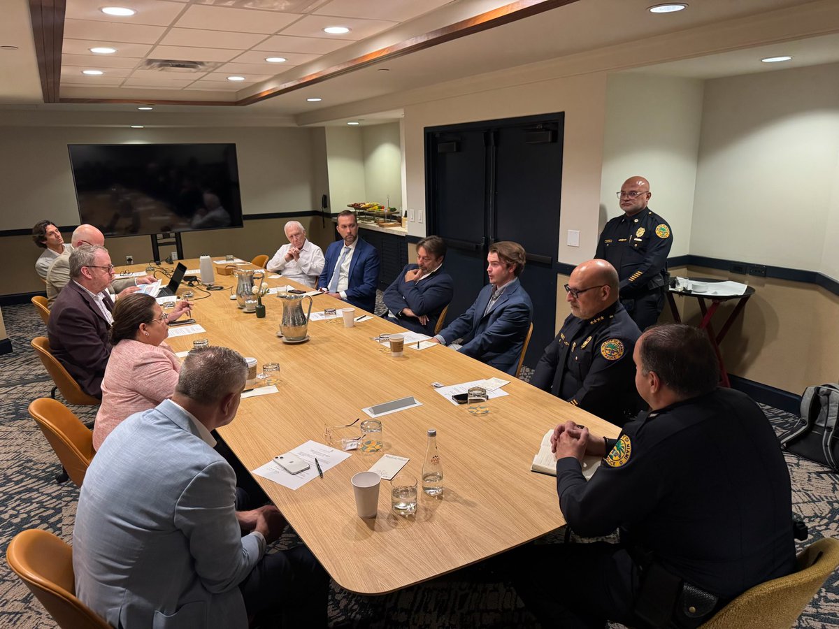Today we joined forces with the Greater Miami &amp; Beaches Hotel Association to explore ways to protect and uplift our communities. When hospitality meets heart, safety becomes a shared mission. 💙🌴 #CommunityStrong #MiamiTogether #HospitalityWithPurpose <a href="/MoralesMiamiPD/">Chief Manny Morales</a>