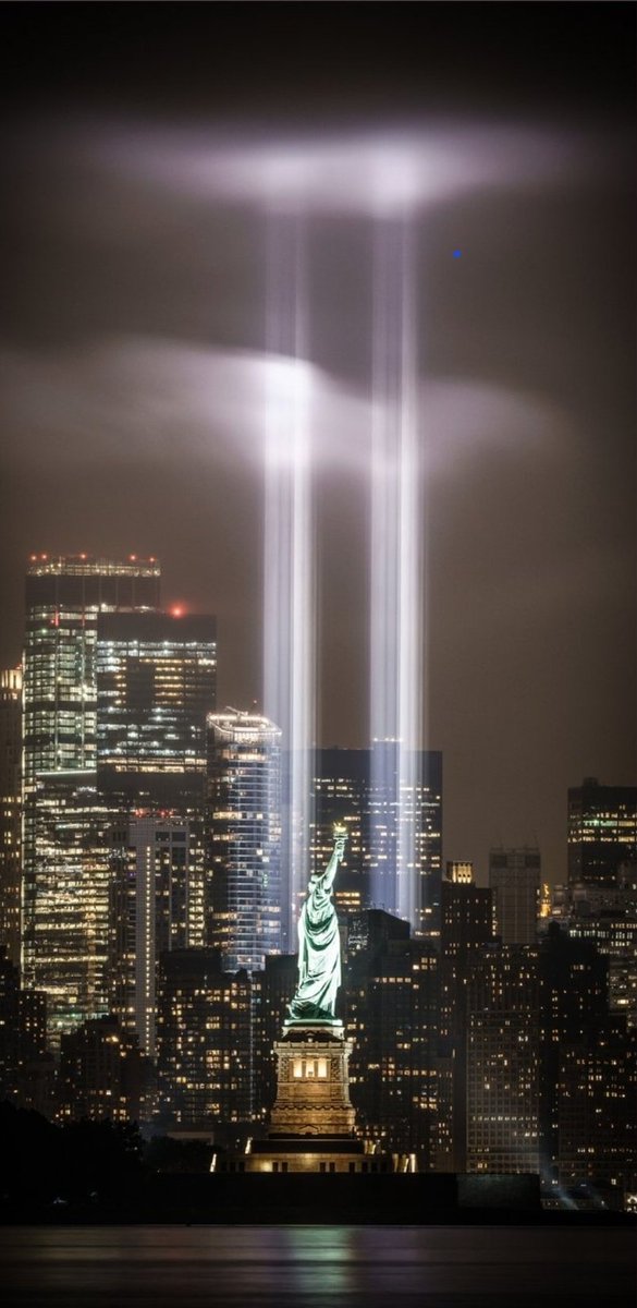 We honor the memory of those who lost their lives on 9/11. #NeverForget 🇺🇸