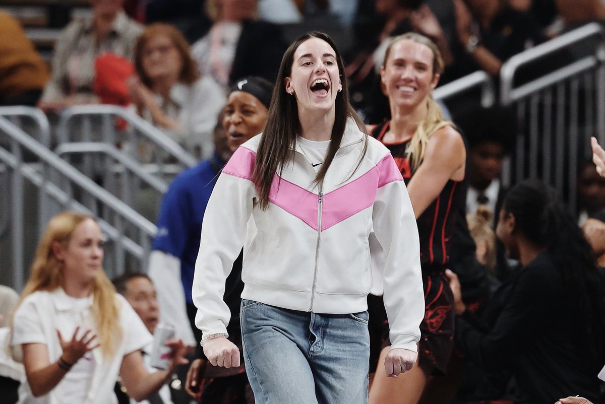 sophstcrs's tweet image. happy thursday ccfc hope everyone has an amazing weekend👩‍❤️‍💋‍👩