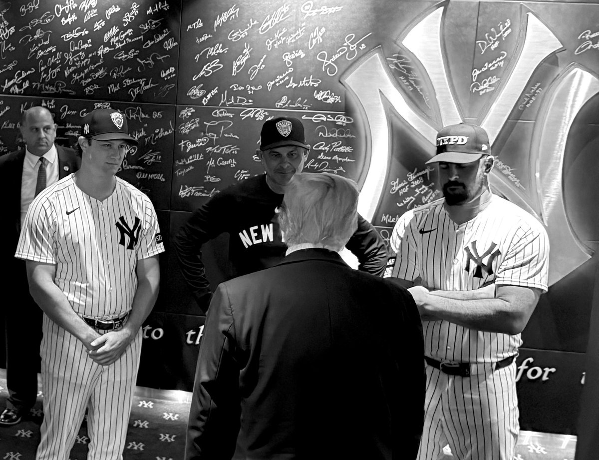 Dan Scavino (@scavino47) on Twitter photo President Trump arrives at @Yankee Stadium in the Bronx… President Trump arrives at @Yankee Stadium in the Bronx…