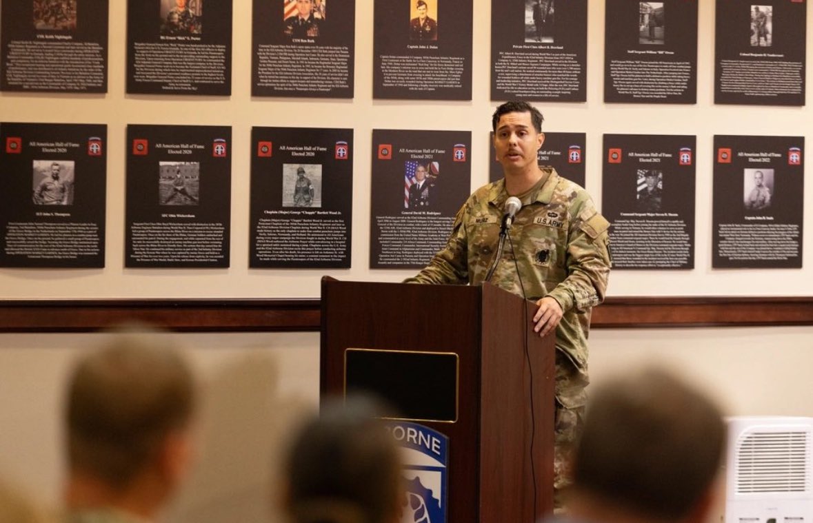 Sólionath (@anarseldain) on Twitter photo Meet Guillermo Muniz: the active-duty army major saying that Charlie Kirk deserved to be murdered. He works in public affairs at Ft. Bragg. Hope <a href="/PeteHegseth/">Pete Hegseth</a> <a href="/SecWar/">Secretary of War Pete Hegseth</a> sees this. Meet Guillermo Muniz: the active-duty army major saying that Charlie Kirk deserved to be murdered. He works in public affairs at Ft. Bragg. Hope <a href="/PeteHegseth/">Pete Hegseth</a> <a href="/SecWar/">Secretary of War Pete Hegseth</a> sees this.