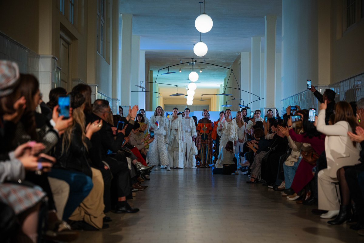 cyprusargentina's tweet photo. 🇪🇺✨ Una semana después seguimos celebrando el desfile “Europa inspira, Argentina diseña” en #BAFWEEK, realizado junto a la UE en Argentina, sus Estados miembros y @upalermo 🎉. https://t.co/FBjb5hQMCZ