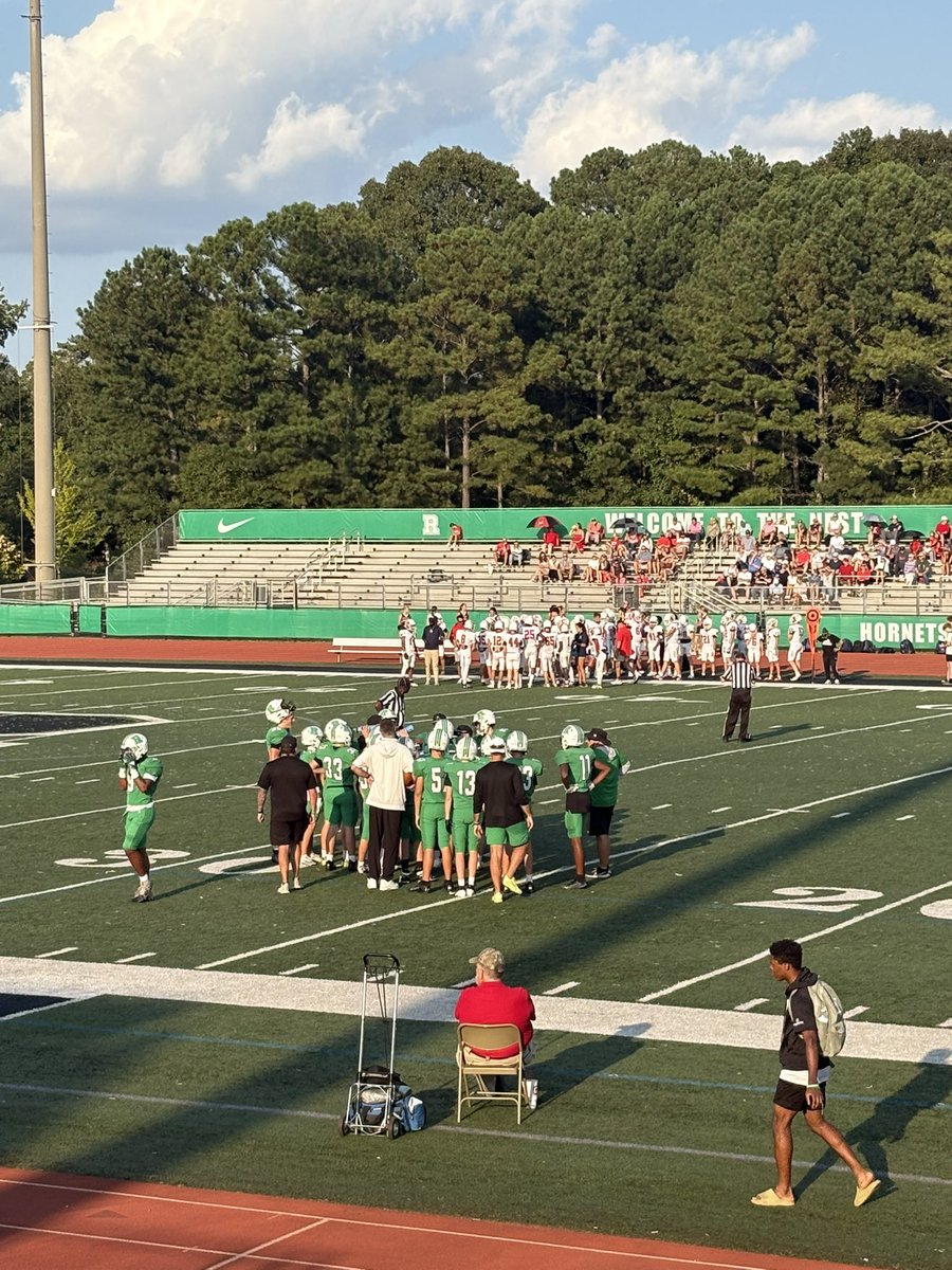 rds0008's tweet image. Roswell 9th Grade Football vs. Milton. Let’s go Hornets! Beat Milton! @roswellsports @Roswell_FB