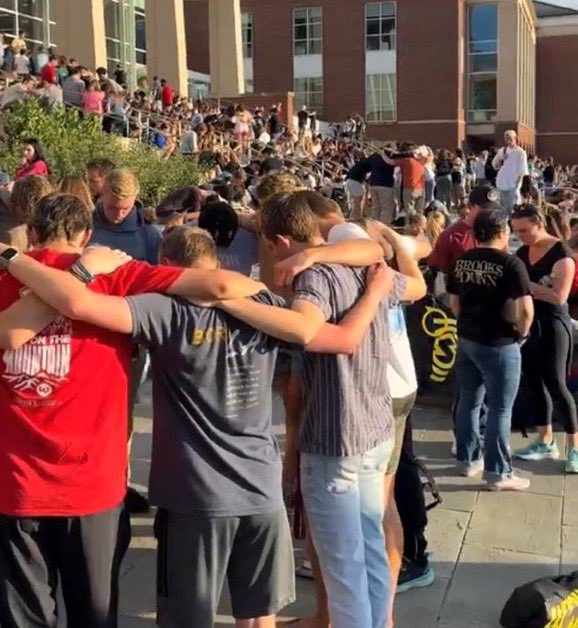 unwokeinc's tweet image. Conservatives reacting to Charlie Kirk vs. Leftists reacting to George Floyd.

Good vs. Evil.