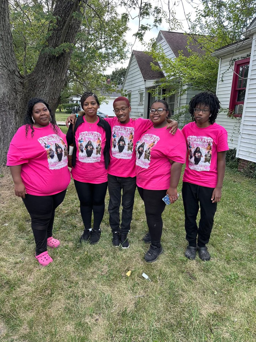 RedManJr22's tweet image. Family Comes First 🫂❤️ Rip Momma