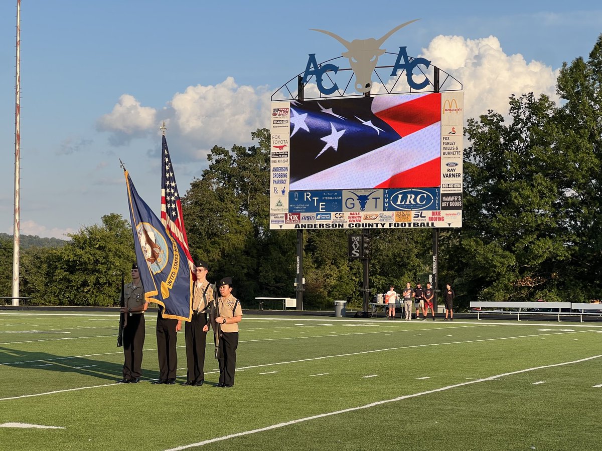 ChiefDavisUSN's tweet photo. NMS football tonight. https://t.co/hzaNmecSBs
