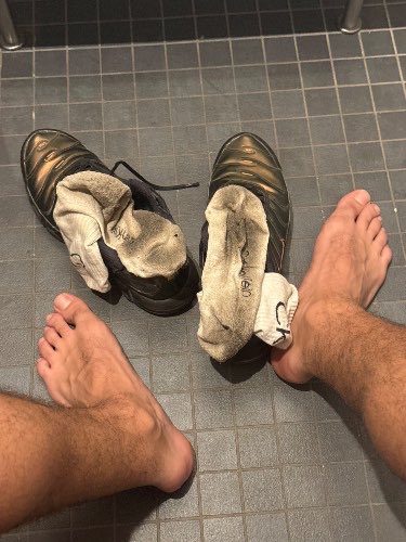 MasterAaronK's tweet photo. get on your knees and worship me. 

#findom #cashmaster #arab #cashfag #master #slave #feet #alpha #paypig #fagtax #cock #bigdick #alphafeet #usedunderwear #monstercock #toes #hung #barefeet #underwear #cashsub #cashpig #humanatm #malefeet #feet #soles #malesoles #worship https://t.co/PdA8fsm0so