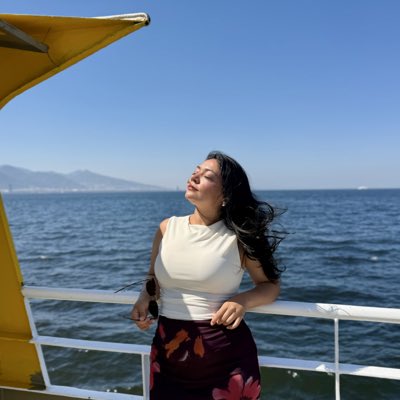 busesoyleerr's tweet photo. #YeniProfilResmi https://t.co/J0jqDGjrNV