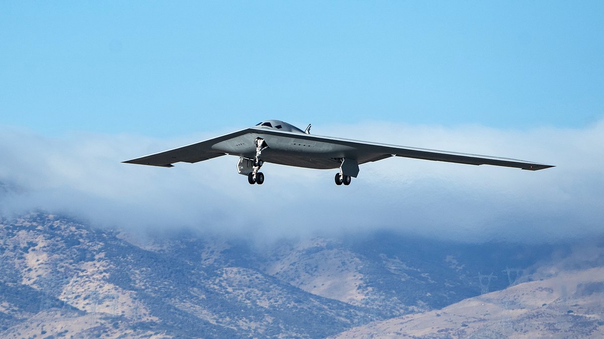 northropgrumman's tweet photo. A second B-21 Raider has flown! 

This begins weapons and mission systems testing and marking progress on our path to delivering advanced, American-made deterrence. https://t.co/mmGIM0YLd9